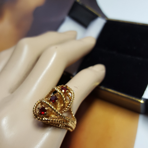 1970s Cluster Ring French Design 18k hge Vargas Size 4 for Girls - Picture 4 of 8